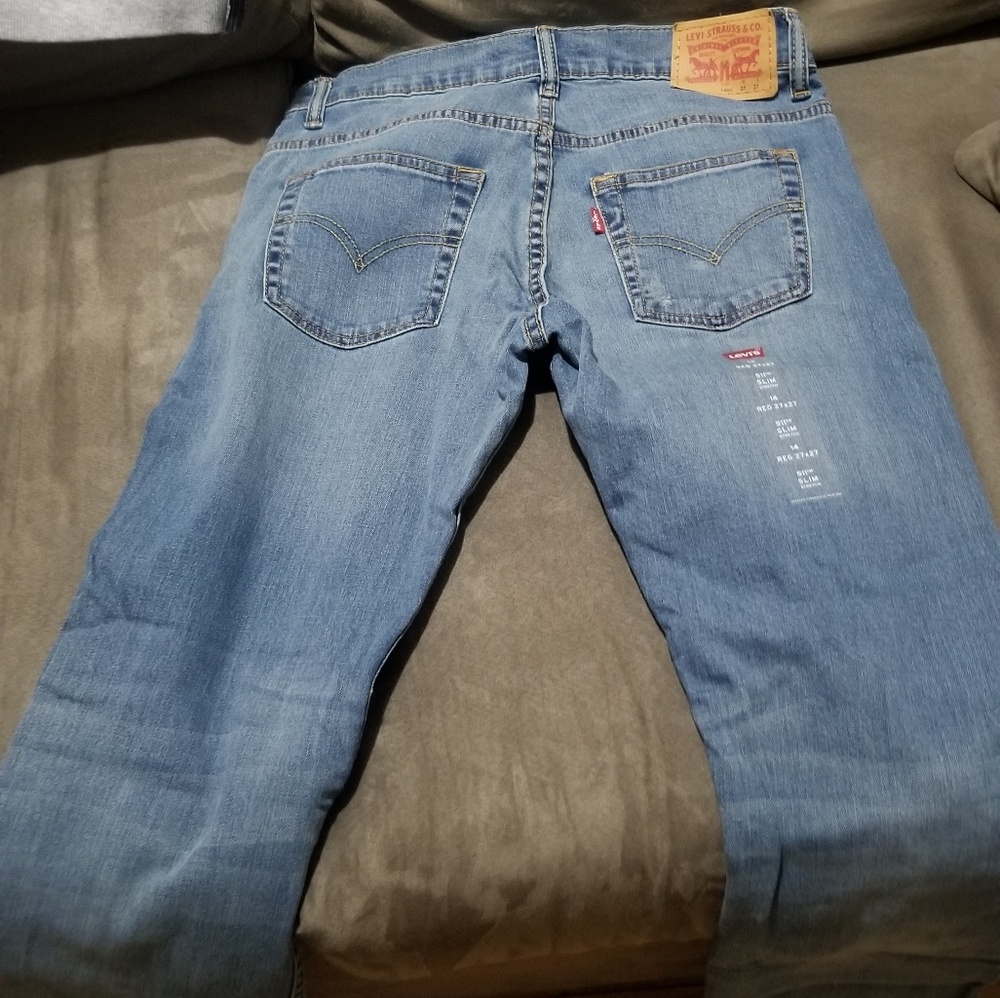 Levi's - Picture 3 of 4